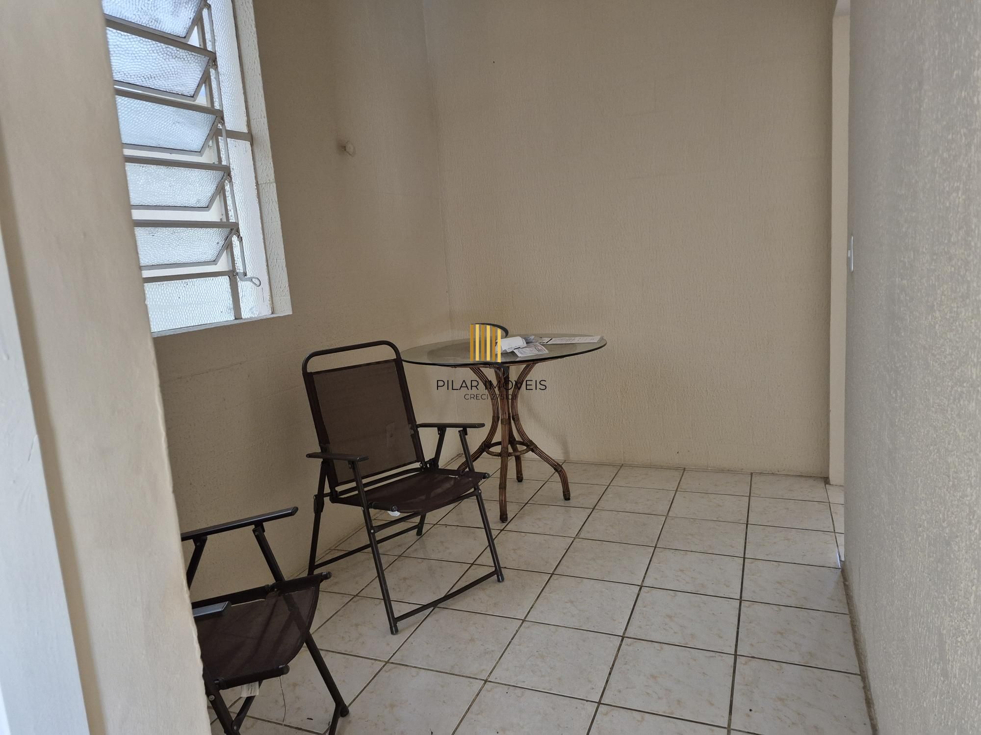 Casa Residencial de 3 Quartos com Piscina e Churrasqueira em Porto Alegre