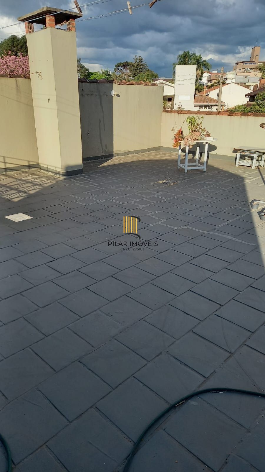 Casa 5 dormitórios no bairro Três Figueiras