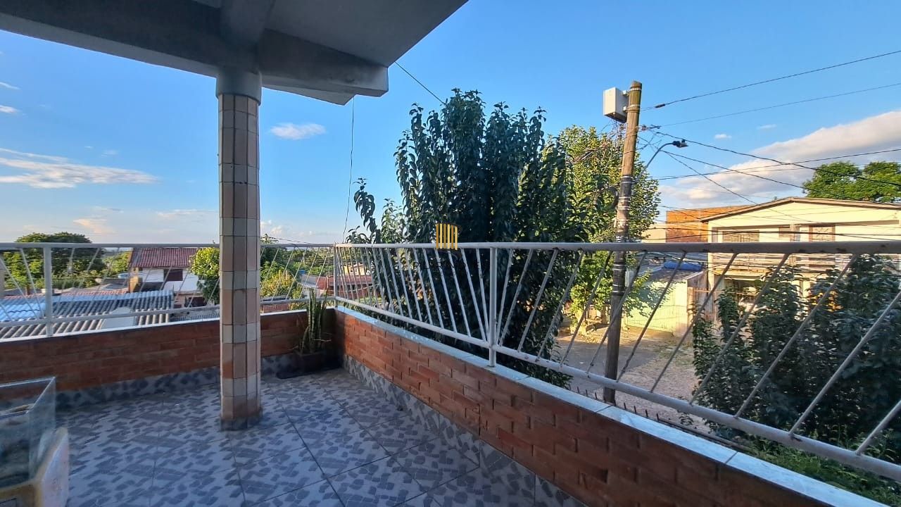 Casa 4 dormitórios no bairro Morro Santana