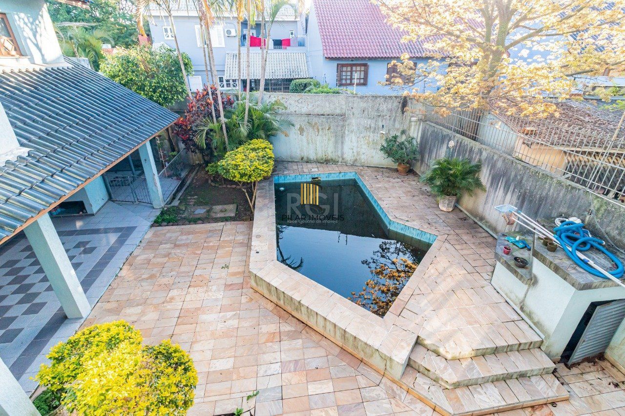 Casa para Venda - 431m², 4 dormitórios, sendo 2 suites, 3 vagas - Jardim Itu Sabará