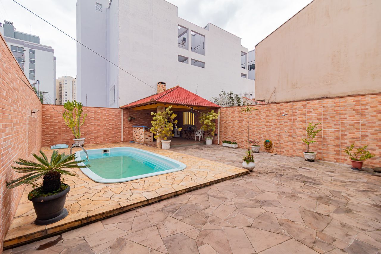 Casa 3 dormitórios no bairro Vila Ipiranga