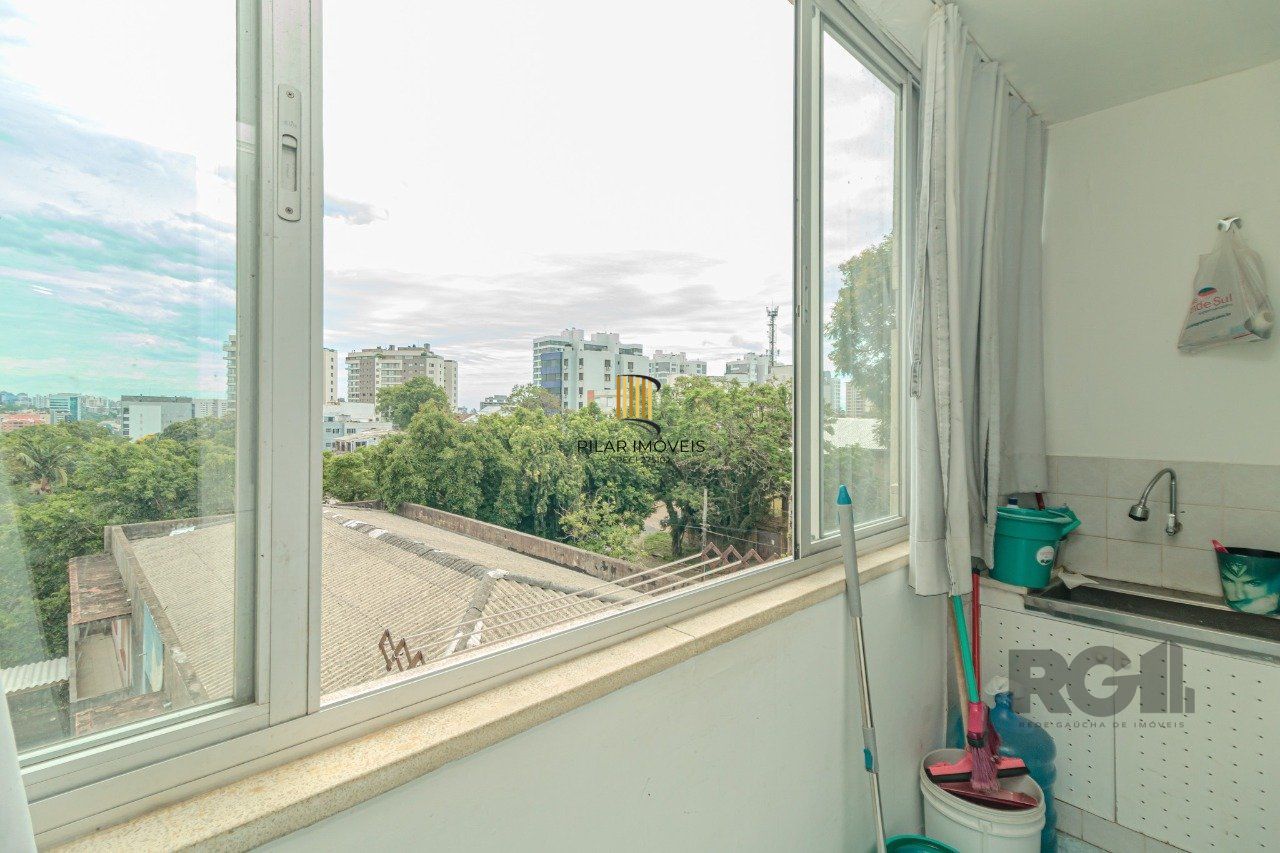Apartamento 2 dormitórios no bairro Vila Ipiranga
