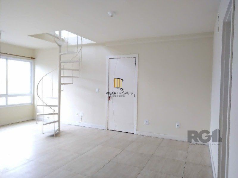 Duplex 2 dormitórios no bairro Jardim Sabará