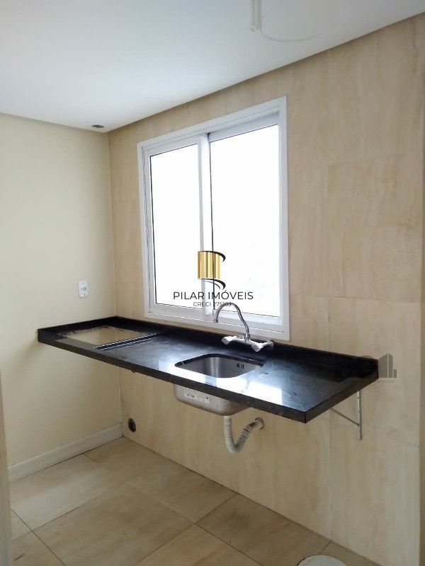 Duplex 2 dormitórios no bairro Jardim Sabará