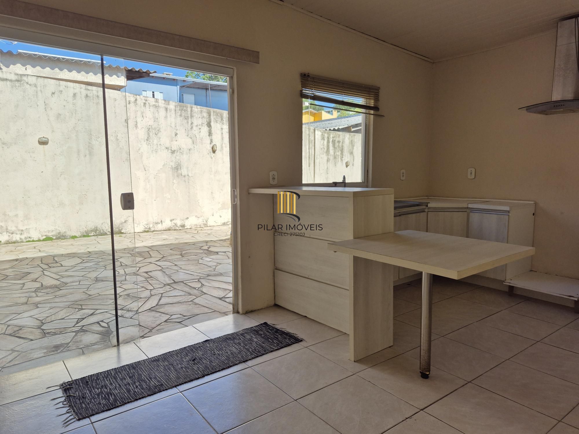 Casa Residencial de 3 Quartos com Piscina e Churrasqueira em Porto Alegre