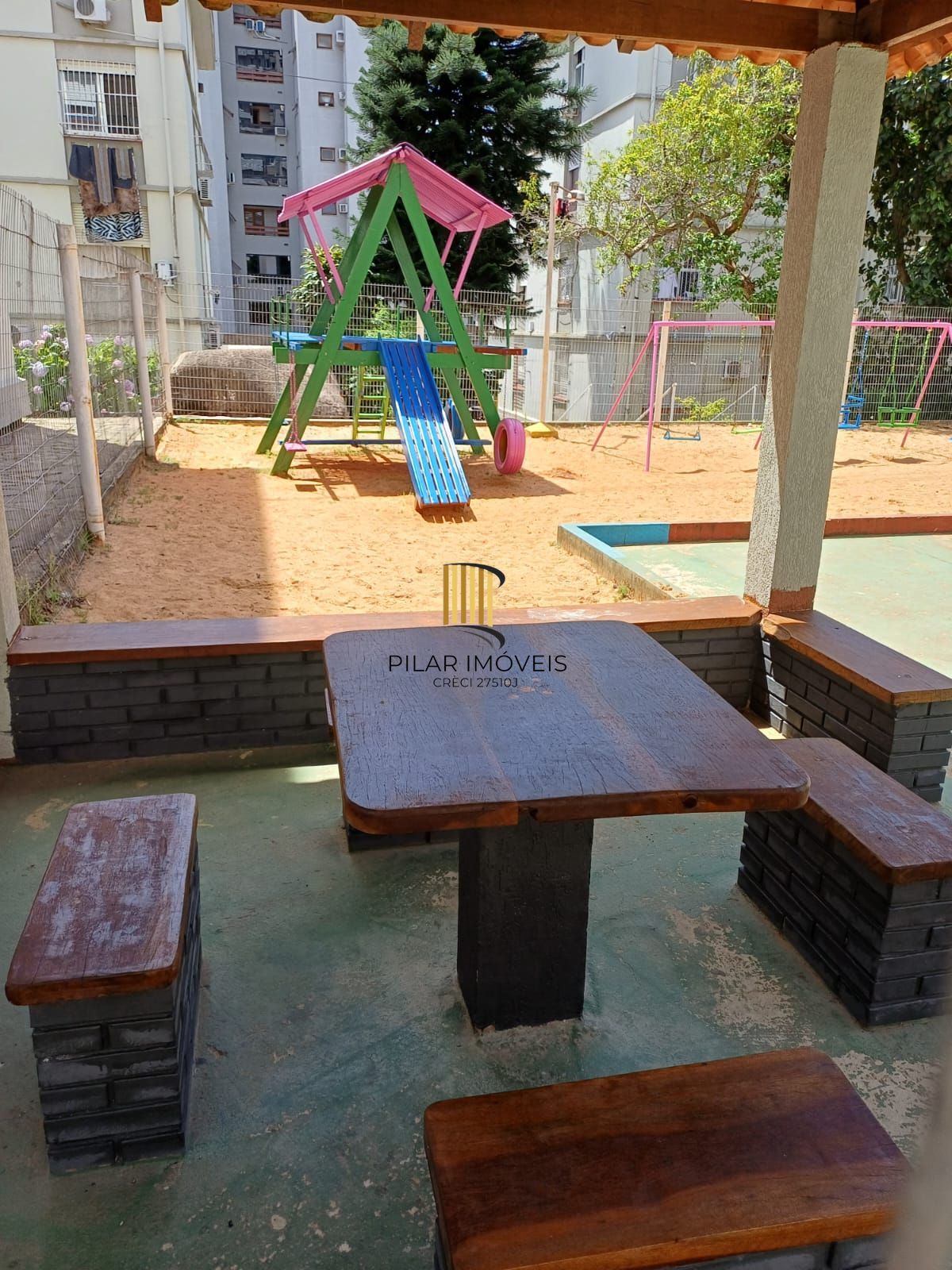 Apartamento 2 dormitórios no bairro Vila Ipiranga