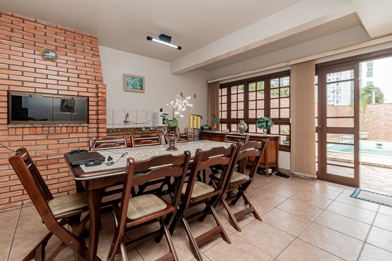 Casa 3 dormitórios no bairro Vila Ipiranga
