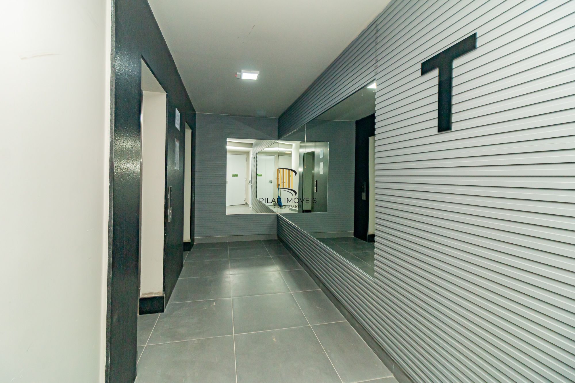 Apartamento 2 dormitórios no bairro Jardim Sabará