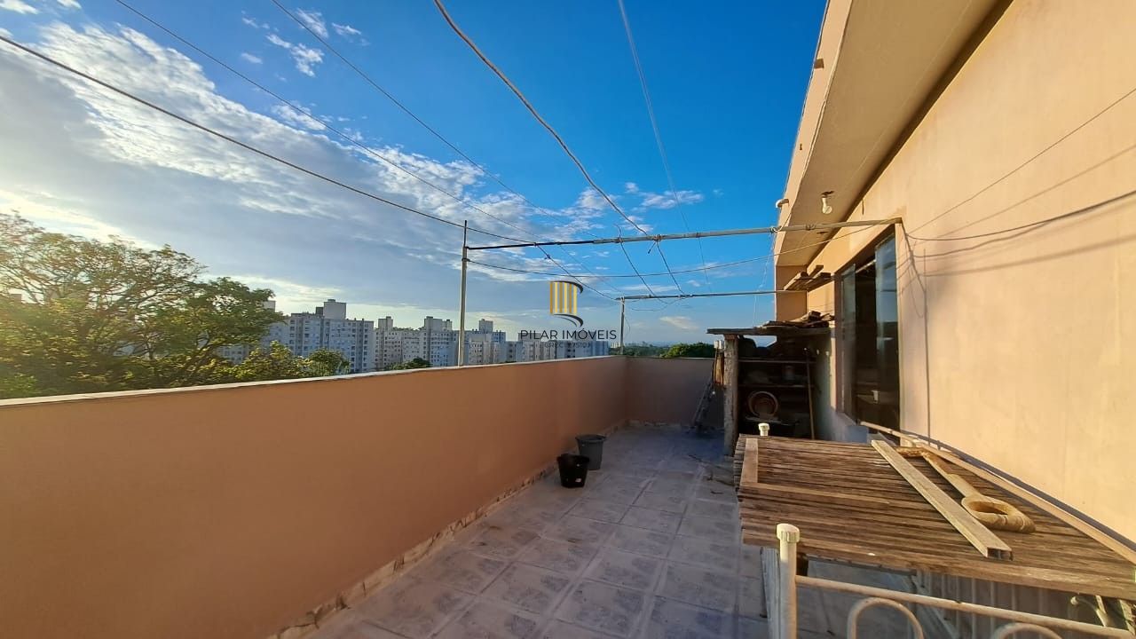 Casa 4 dormitórios no bairro Morro Santana