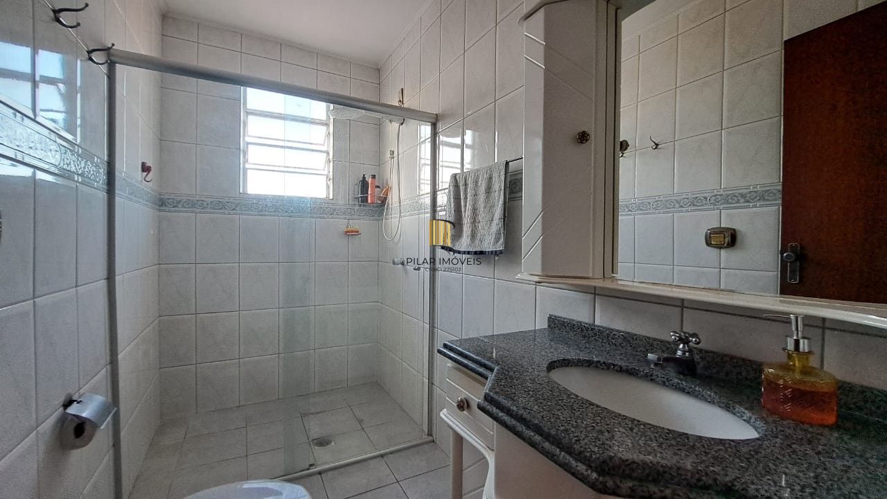Casa 4 dormitórios no bairro Morro Santana