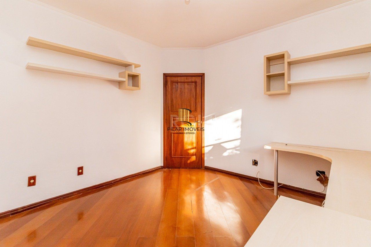 Casa para Venda - 431m², 4 dormitórios, sendo 2 suites, 3 vagas - Jardim Itu Sabará