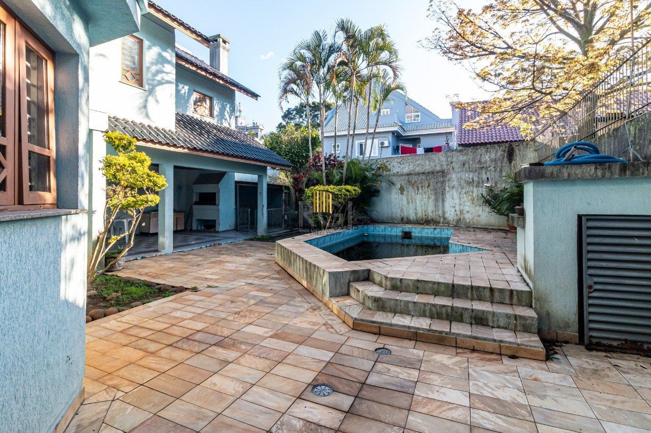 Casa para Venda - 431m², 4 dormitórios, sendo 2 suites, 3 vagas - Jardim Itu Sabará