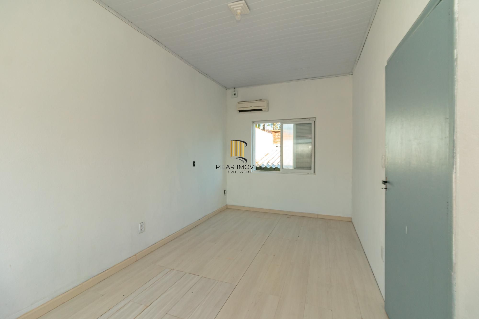 Casa 2 dormitórios no bairro Lomba do Pinheiro
