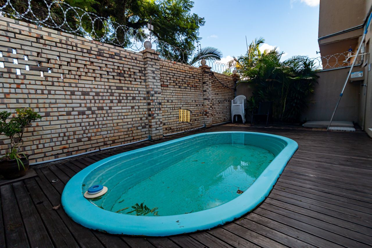 Casa de Condomínio 3 dormitórios no bairro Cavalhada