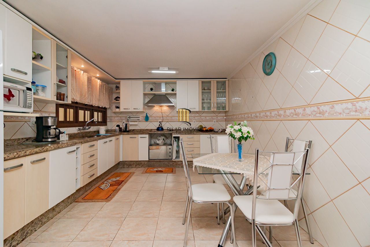 Casa 3 dormitórios no bairro Vila Ipiranga