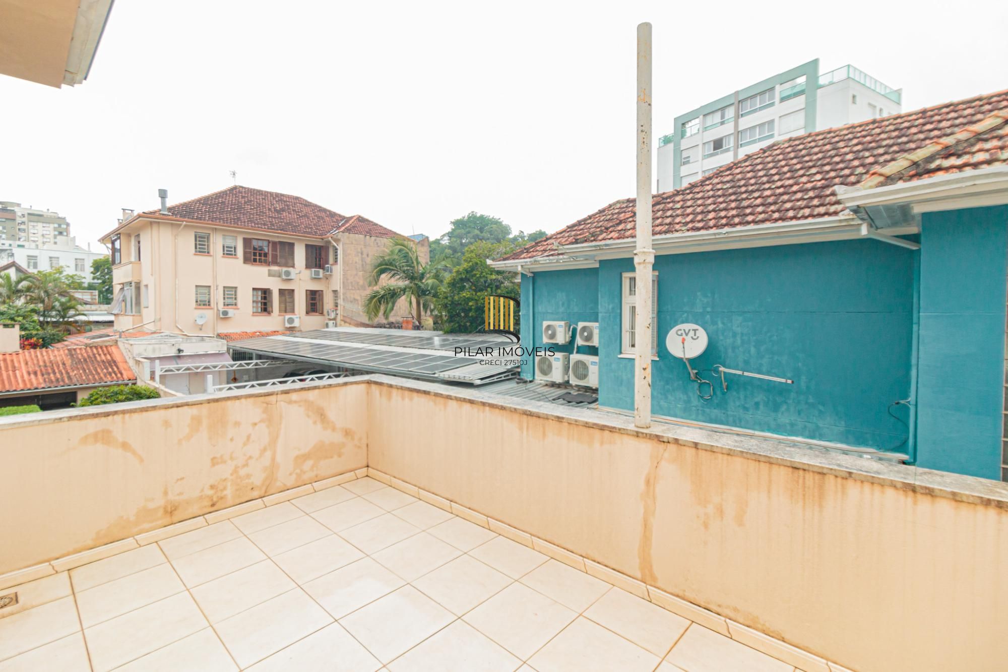Casa 4 dormitórios no bairro Menino Deus