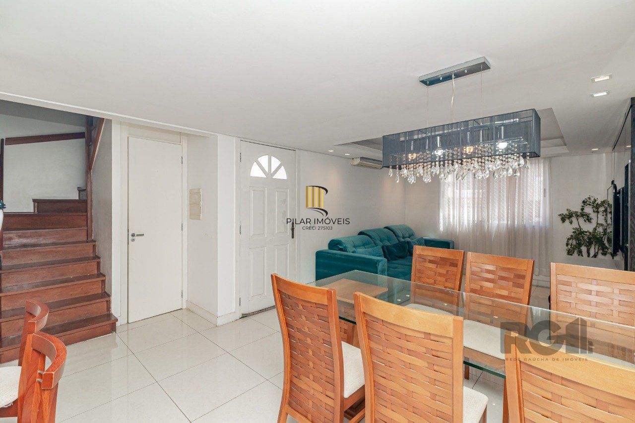 Casa de Condomínio 3 dormitórios no bairro São Sebastião