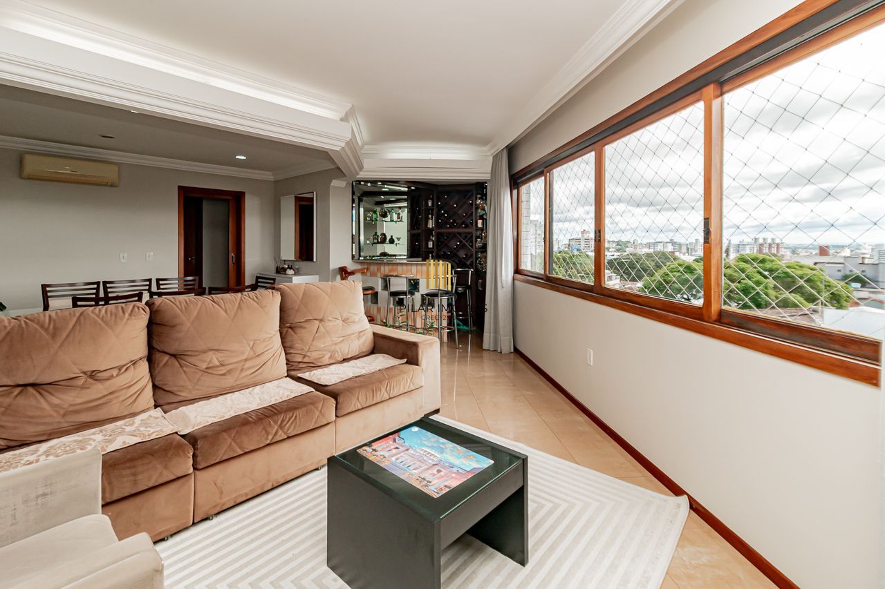 Apartamento 3 dormitórios no bairro Vila Ipiranga