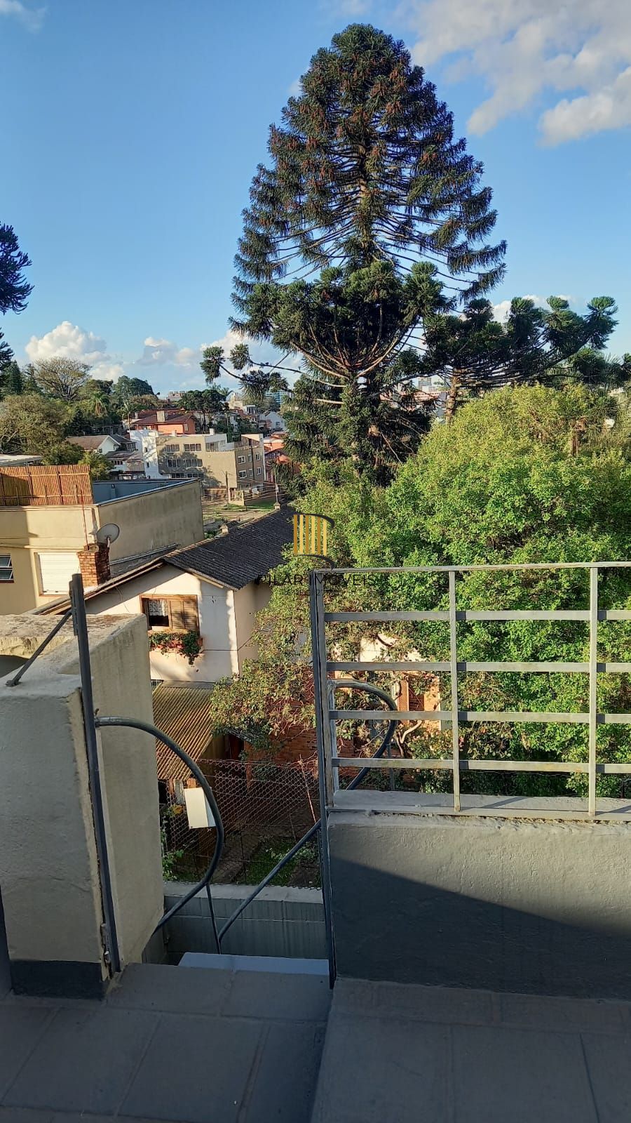 Casa 5 dormitórios no bairro Três Figueiras