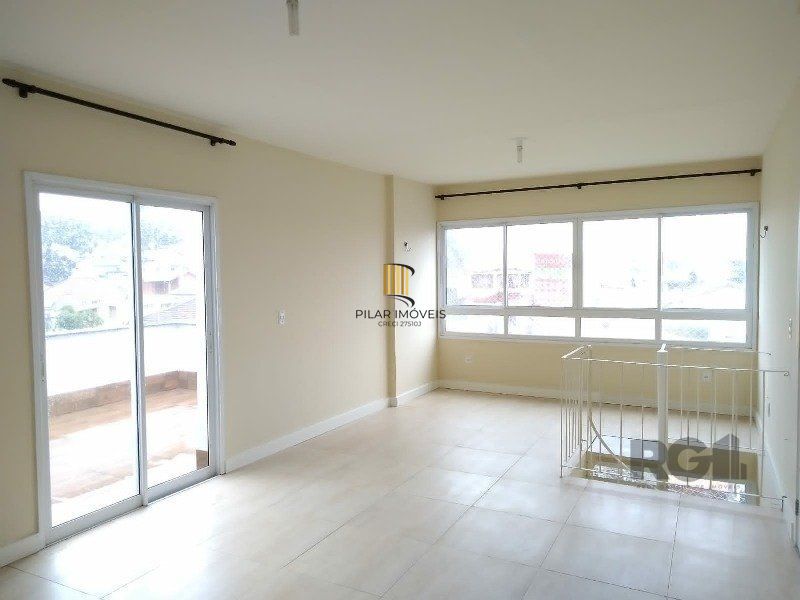 Duplex 2 dormitórios no bairro Jardim Sabará