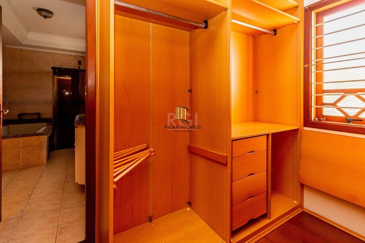 Casa para Venda - 431m², 4 dormitórios, sendo 2 suites, 3 vagas - Jardim Itu Sabará