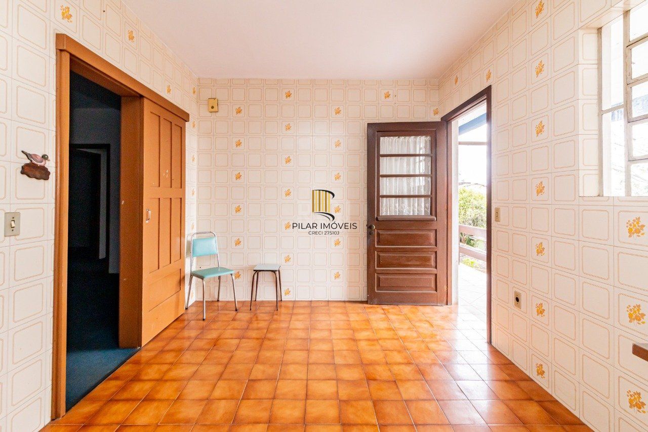 Casa para Venda - 296m², 3 dormitórios, sendo 1 suites, 3 vagas - Rubem Berta