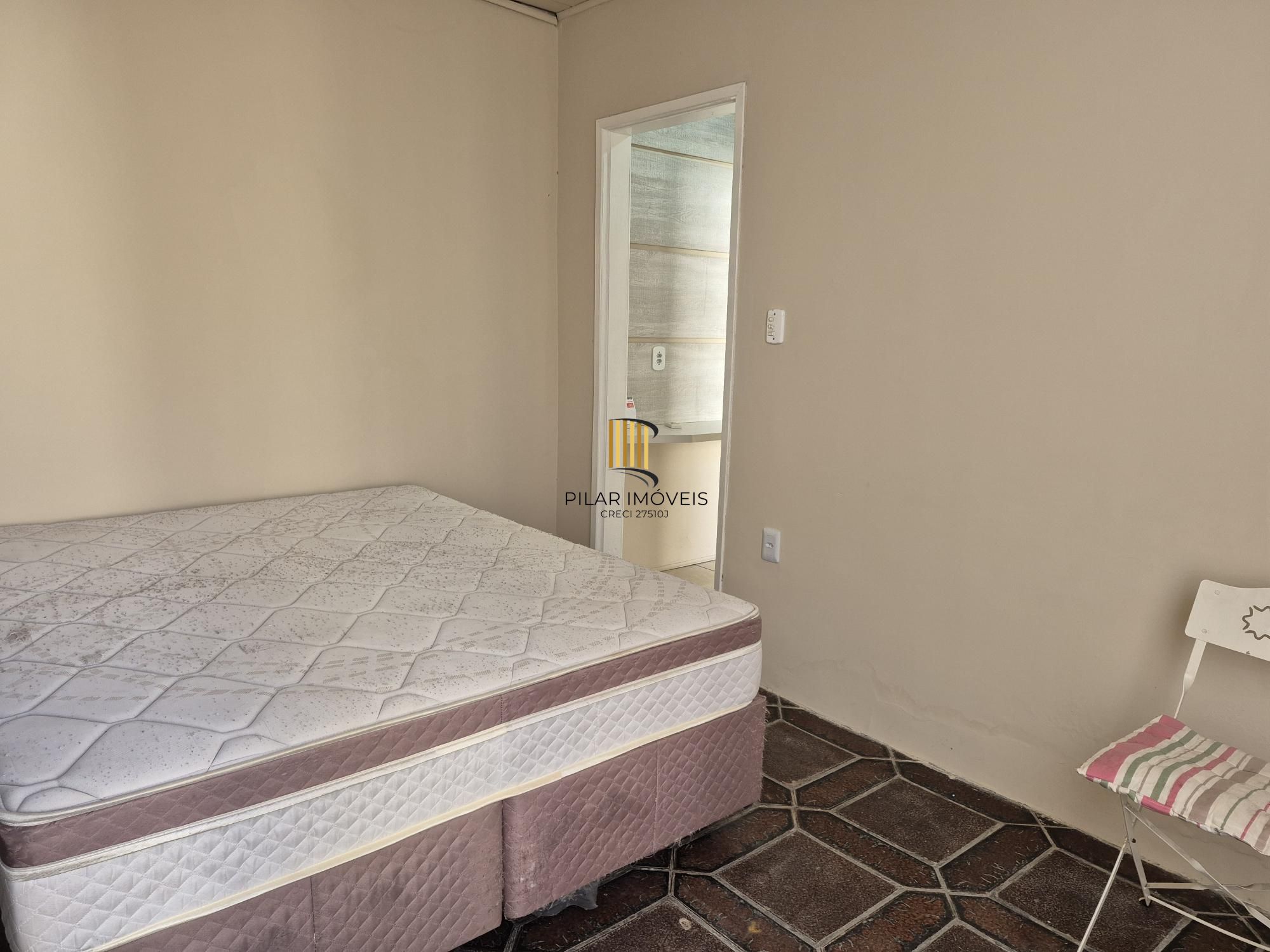 Casa Residencial de 3 Quartos com Piscina e Churrasqueira em Porto Alegre