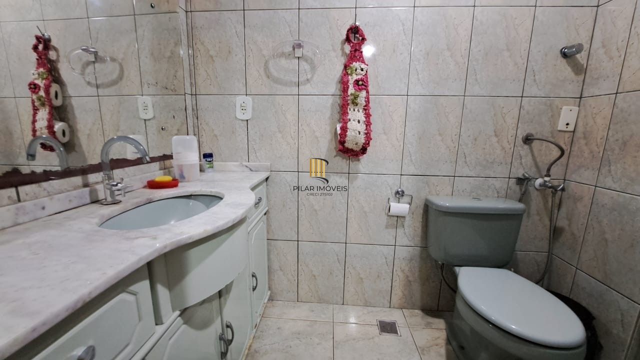 Casa 4 dormitórios no bairro Morro Santana