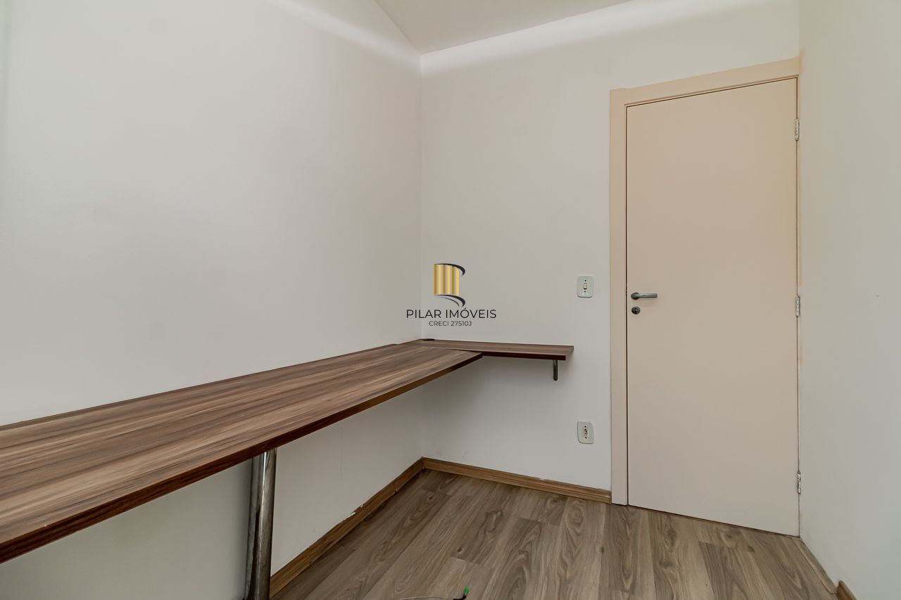 Casa de Condomínio 3 dormitórios no bairro Cavalhada