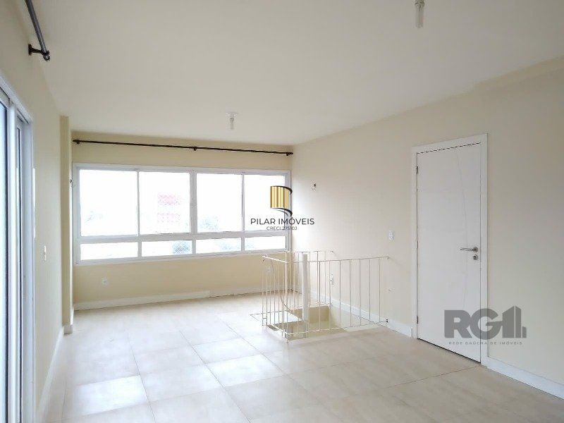 Duplex 2 dormitórios no bairro Jardim Sabará