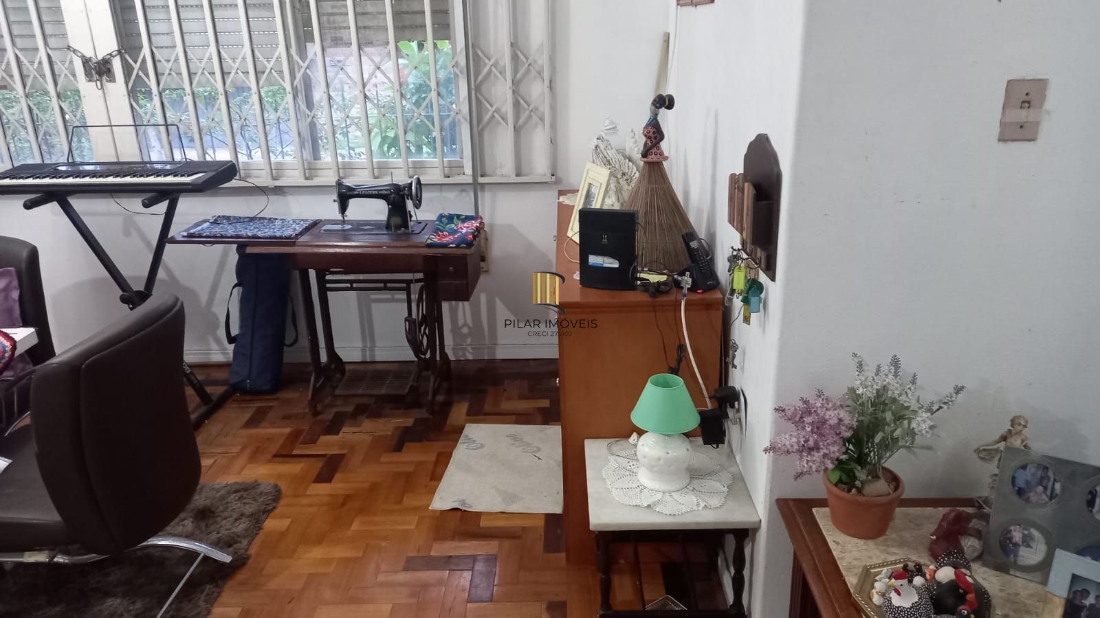 Casa 5 dormitórios no bairro Três Figueiras