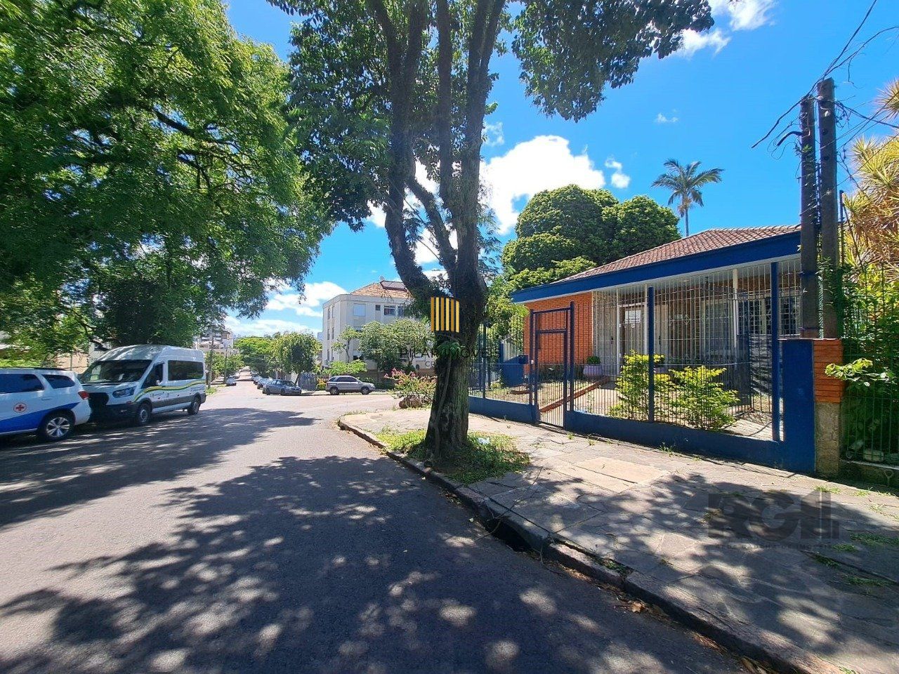 Casa 5 dormitórios no bairro Vila Ipiranga