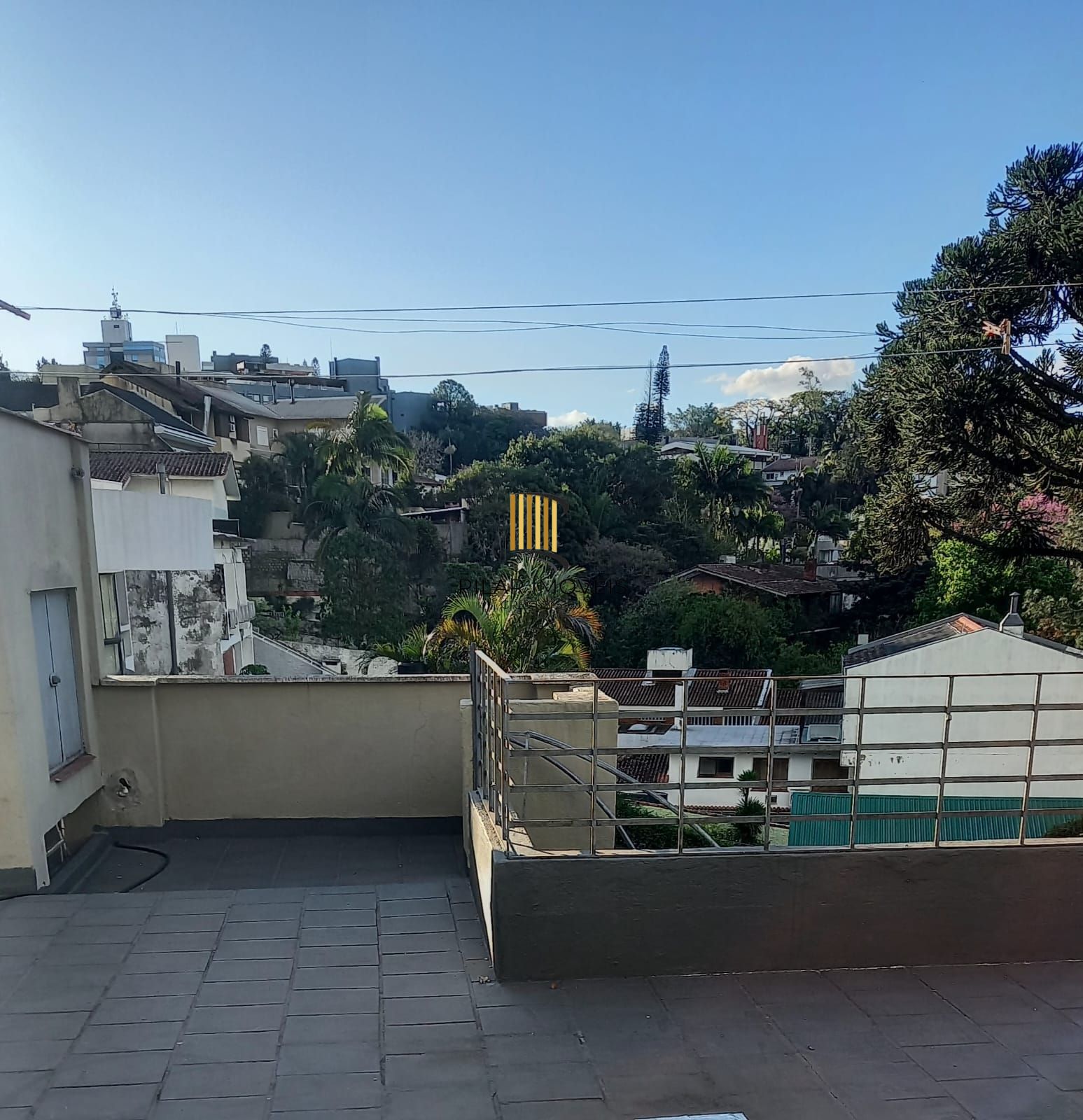 Casa 5 dormitórios no bairro Três Figueiras