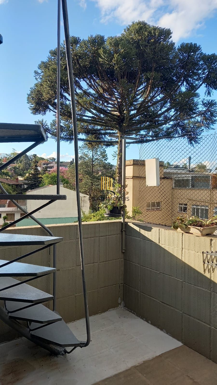 Casa 5 dormitórios no bairro Três Figueiras