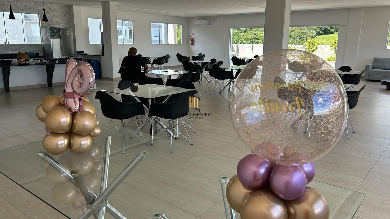 Apartamento 2 dormitórios no bairro Jardim Carvalho