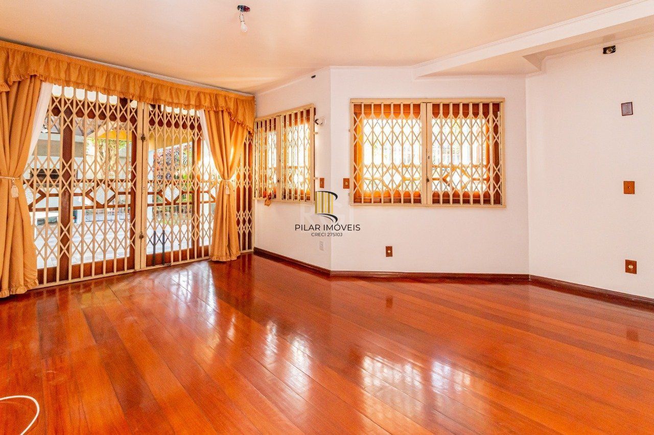 Casa para Venda - 431m², 4 dormitórios, sendo 2 suites, 3 vagas - Jardim Itu Sabará