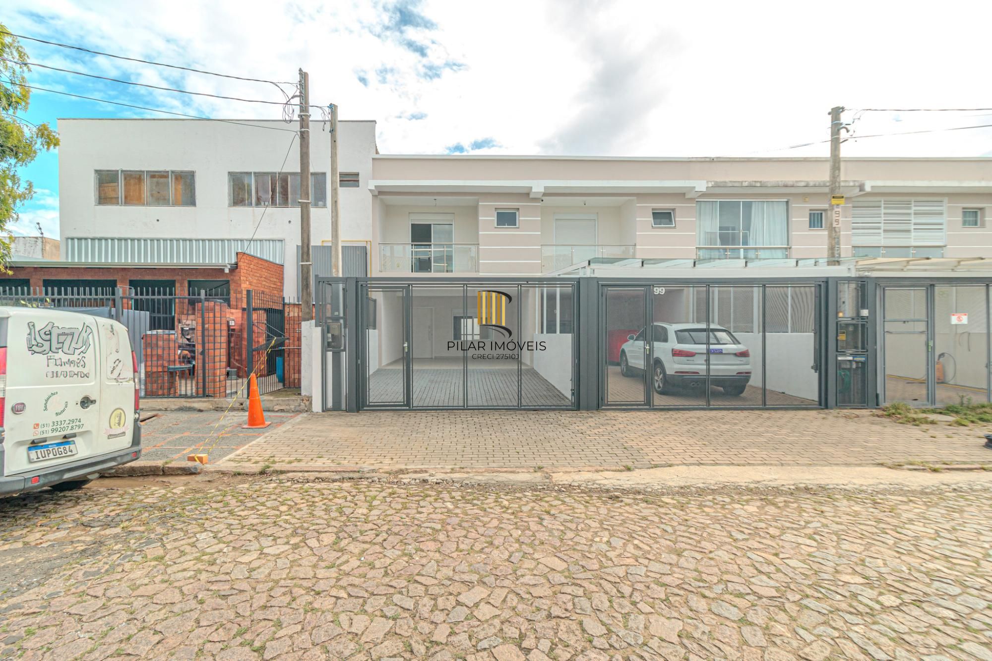 Sobrado 3 dormitórios no bairro Sarandi