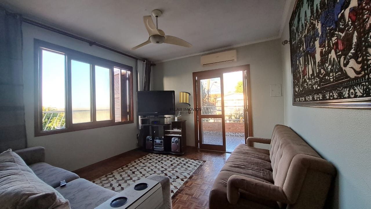 Casa 4 dormitórios no bairro Morro Santana