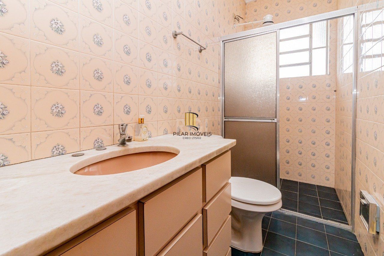 Casa para Venda - 296m², 3 dormitórios, sendo 1 suites, 3 vagas - Rubem Berta