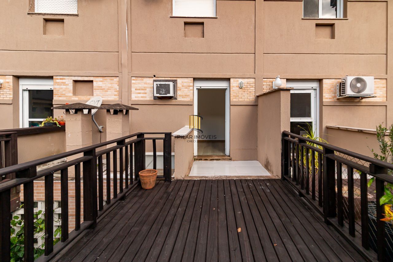 Casa de Condomínio 3 dormitórios no bairro Cavalhada