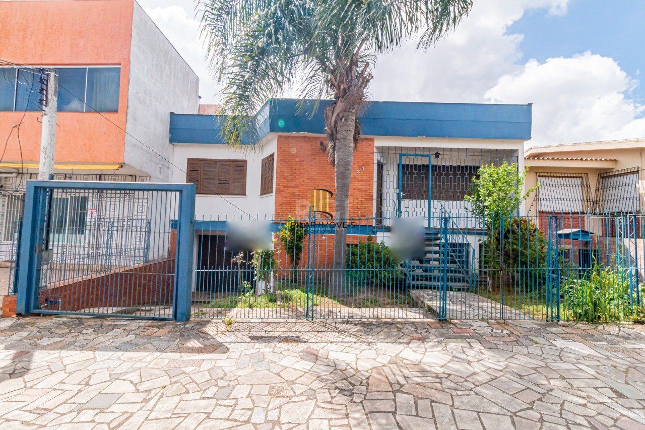 Casa para Venda - 296m², 3 dormitórios, sendo 1 suites, 3 vagas - Rubem Berta