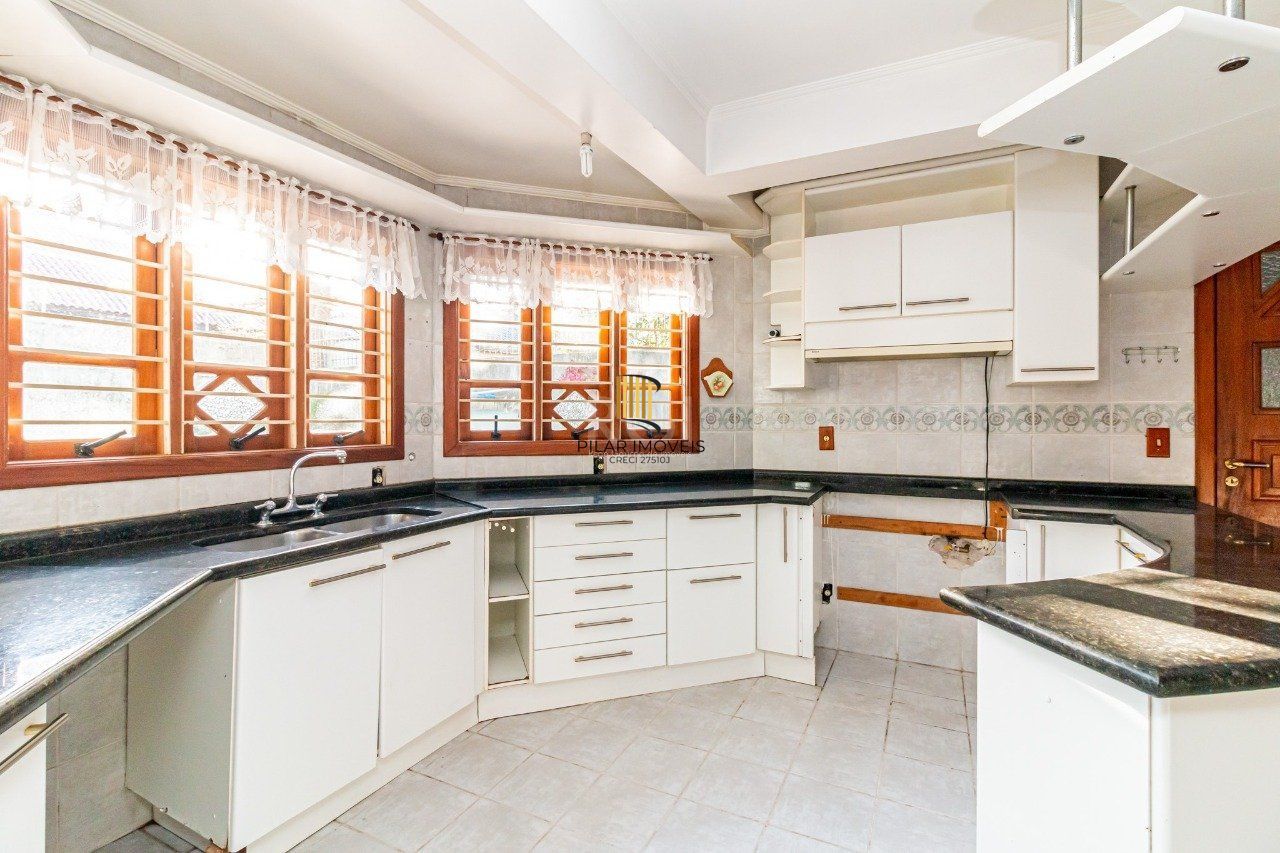 Casa para Venda - 431m², 4 dormitórios, sendo 2 suites, 3 vagas - Jardim Itu Sabará