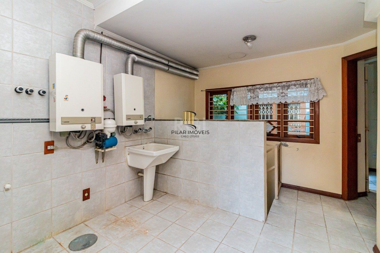 Casa para Venda - 431m², 4 dormitórios, sendo 2 suites, 3 vagas - Jardim Itu Sabará