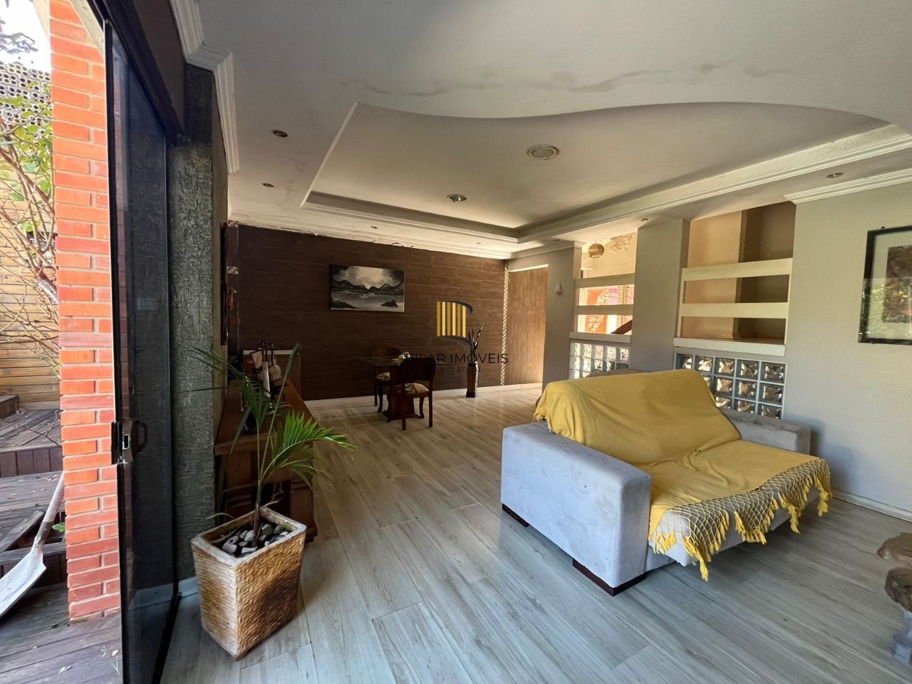 Casa 3 Dormitório(s) Bairro Guarujá