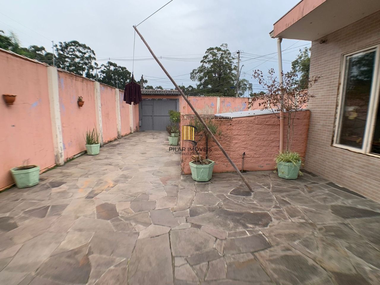 Casa para Venda - 318m², 3 dormitórios, Piscina, Bairro Guarujá