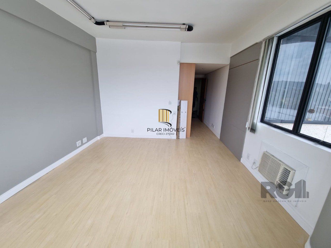 Sala comercial Bairro Ipanema / Prédio com Elevador e Estacionamento