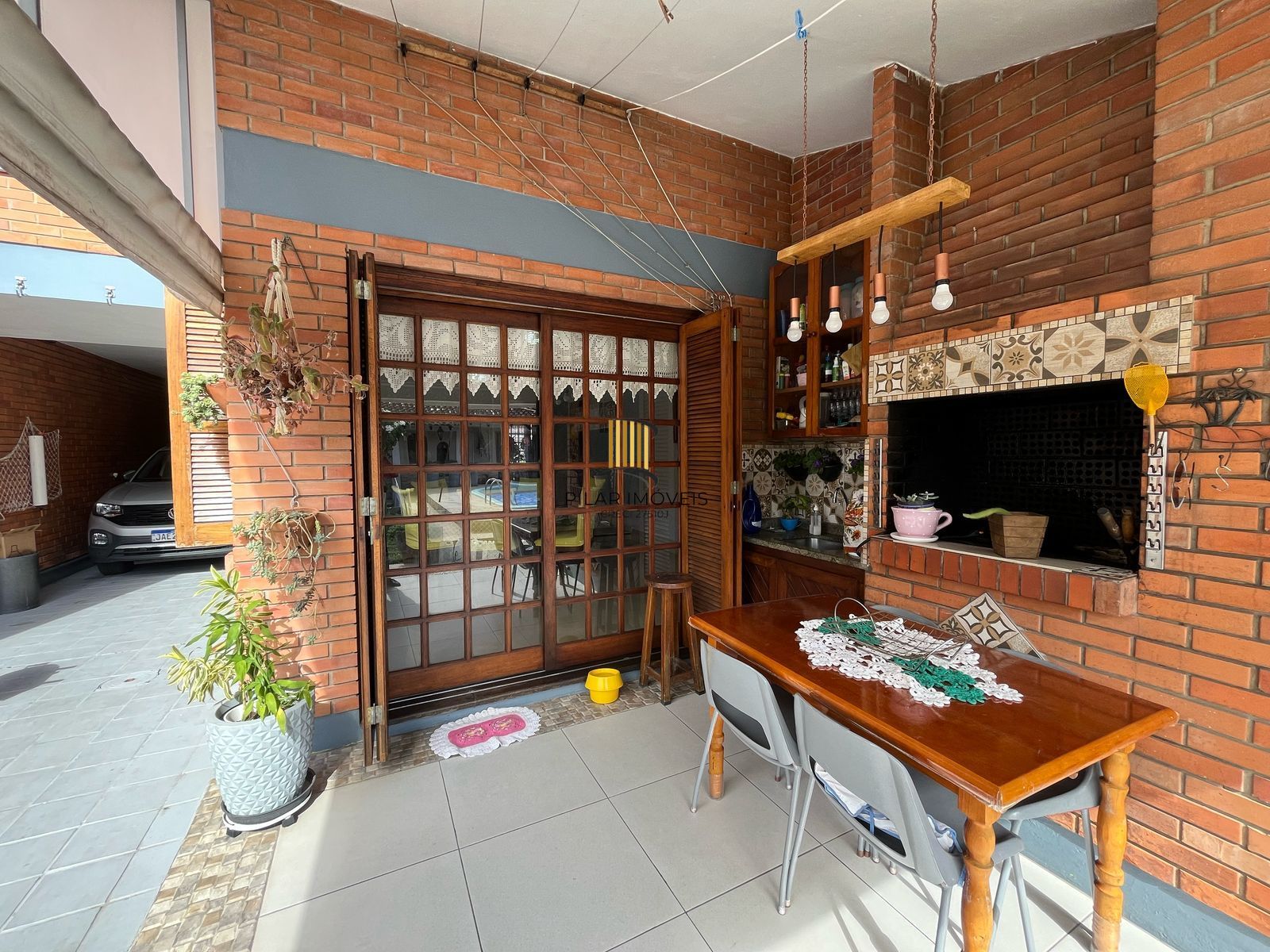 Casa com piscina a venda em Ipanema
