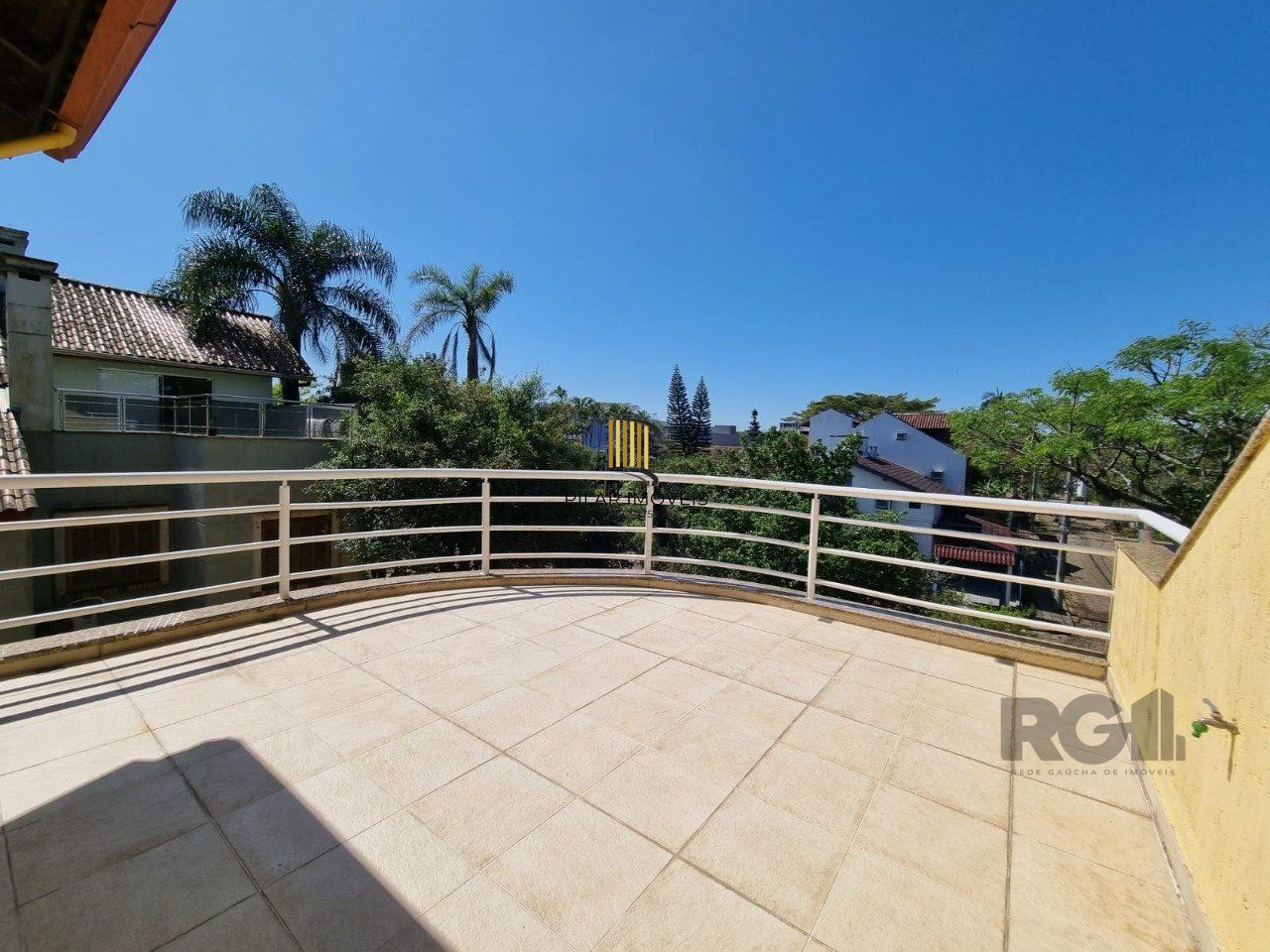 Casa com 4 Dormitórios / Piscina / Terraço / Bairro Ipanema