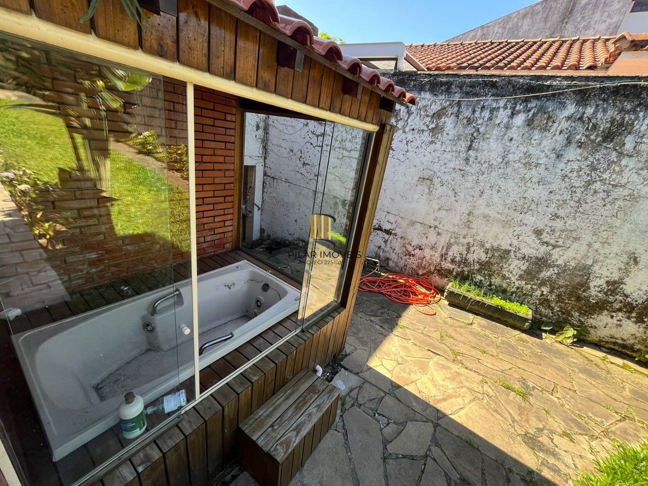 Casa 3 Dormitório(s) Bairro Guarujá