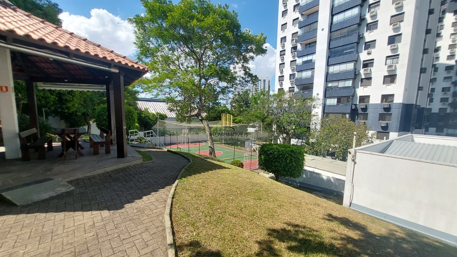 APARTAMENTO 3 DORMITÓRIOS - SUITE - CHURRASQUEIRA  - CRISTAL - PORTO ALEGRE - RS